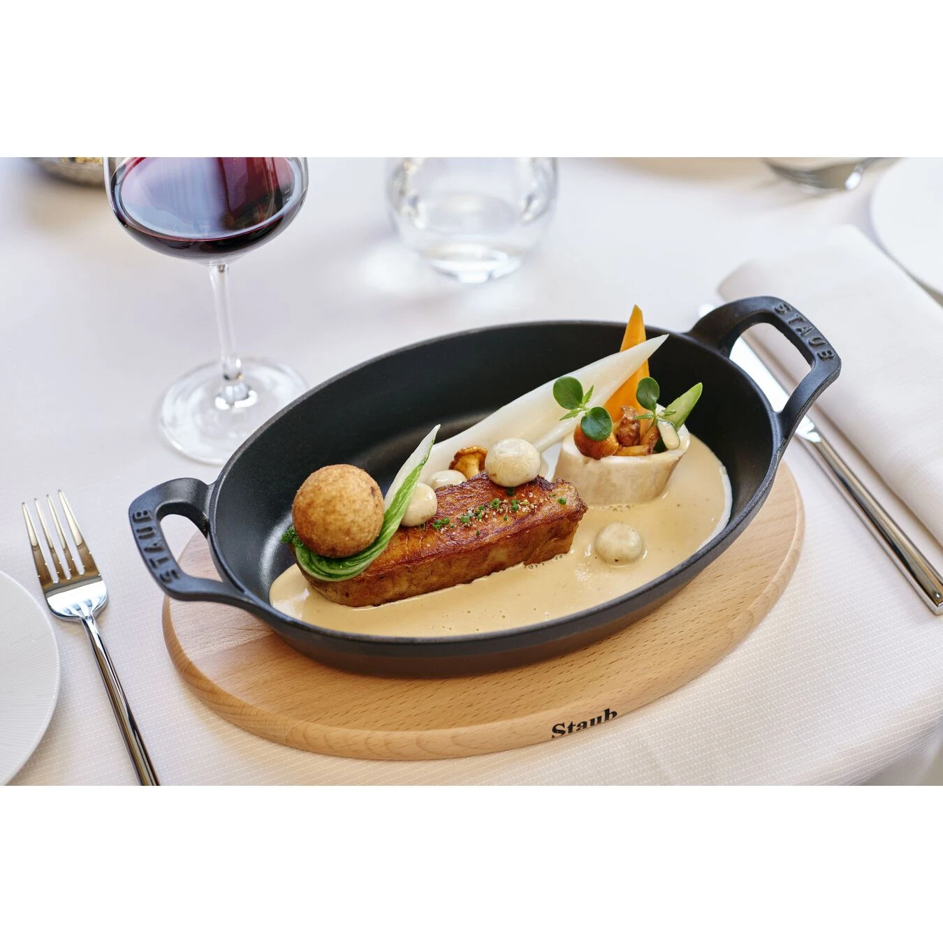 Staub Ovenschaal 24 Cm, Ovaal, Zwart 2 Staub Ovenschaal 24 Cm, Ovaal, Zwart - Afbeelding 2