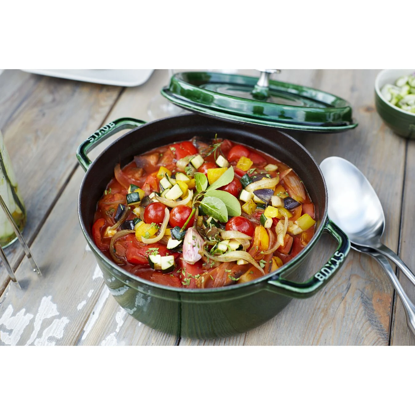 Staub Gietijzeren Braadpan 28 Cm / 6,75 L, Rond, Basilicum 5 Staub Gietijzeren Braadpan 28 Cm / 6,75 L, Rond, Basilicum - Afbeelding 5