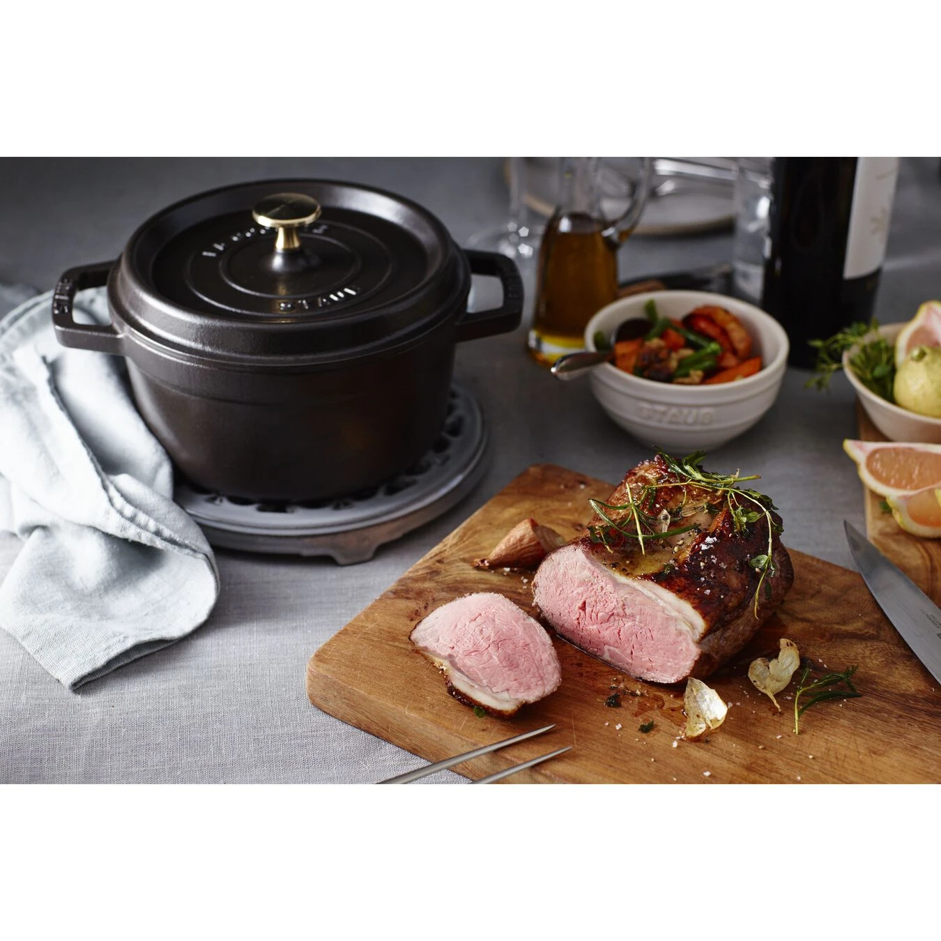 Staub Gietijzeren Braadpan 20 Cm / 2,2 L, Rond, Zwart 6 Staub Gietijzeren Braadpan 20 Cm / 2,2 L, Rond, Zwart - Afbeelding 6
