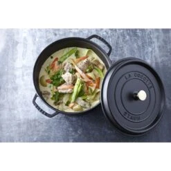 Staub Gietijzeren Braadpan 28 Cm / 6,75 L, Rond, Zwart 10 Staub Gietijzeren Braadpan 28 Cm / 6,75 L, Rond, Zwart -Demeyere Winkel 000017831