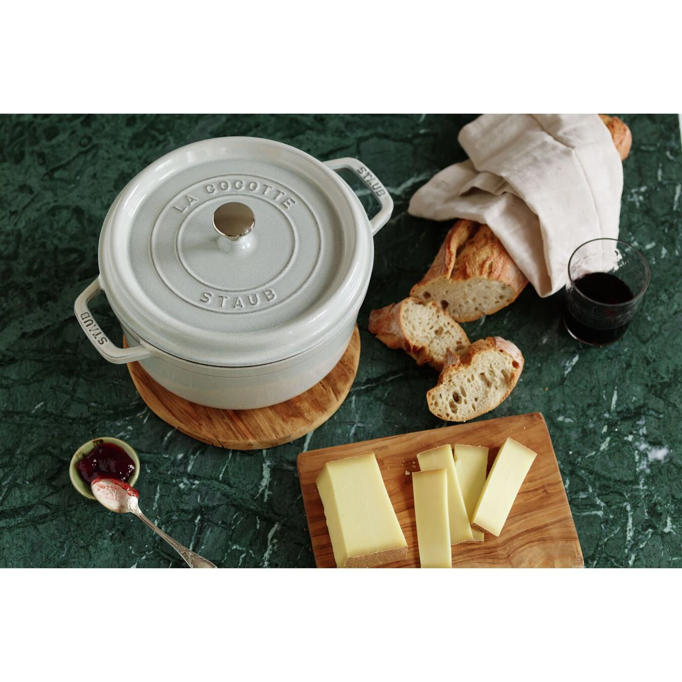 Staub Gietijzeren Braadpan 28 Cm / 6,75 L, Rond, White Truffle 6 Staub Gietijzeren Braadpan 28 Cm / 6,75 L, Rond, White Truffle - Afbeelding 6