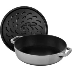 Staub Sauteerpan Chistera 24 Cm / 2,5 L, Grafietgrijs 8 Staub Sauteerpan Chistera 24 Cm / 2,5 L, Grafietgrijs -Demeyere Winkel 40511 471 0 3
