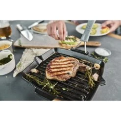 Staub Grillpan Met Schenktuit 24 X 24 Cm, Zwart -Demeyere Winkel 424418857