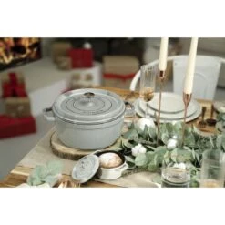 Staub Gietijzeren Braadpan 22 Cm / 2,5 L, Rond, Grafietgrijs 8 Staub Gietijzeren Braadpan 22 Cm / 2,5 L, Rond, Grafietgrijs -Demeyere Winkel 750047423