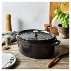Staub Gietijzeren Braadpan 31 Cm / 5,5 L, Ovaal, Zwart 11 Staub Gietijzeren Braadpan 31 Cm / 5,5 L, Ovaal, Zwart -Demeyere Winkel 750058440